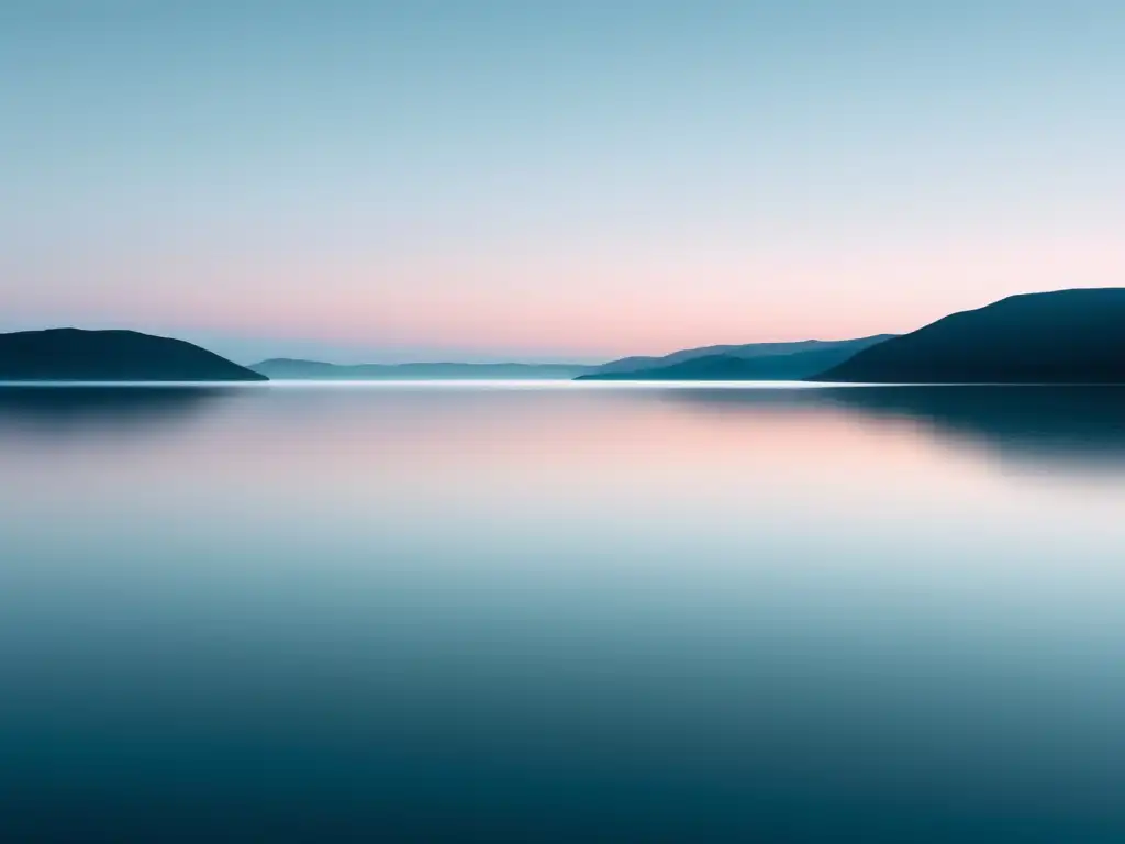 Paisaje monocromático sereno, aguas tranquilas reflejando el cielo pastel